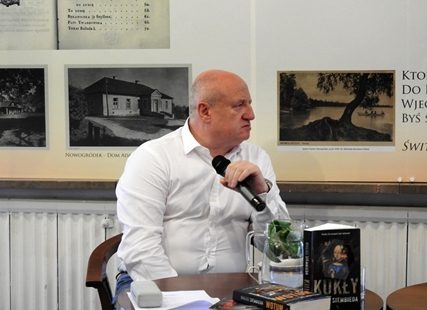 Spotkanie z pisarzem Maciejem Siembiedą